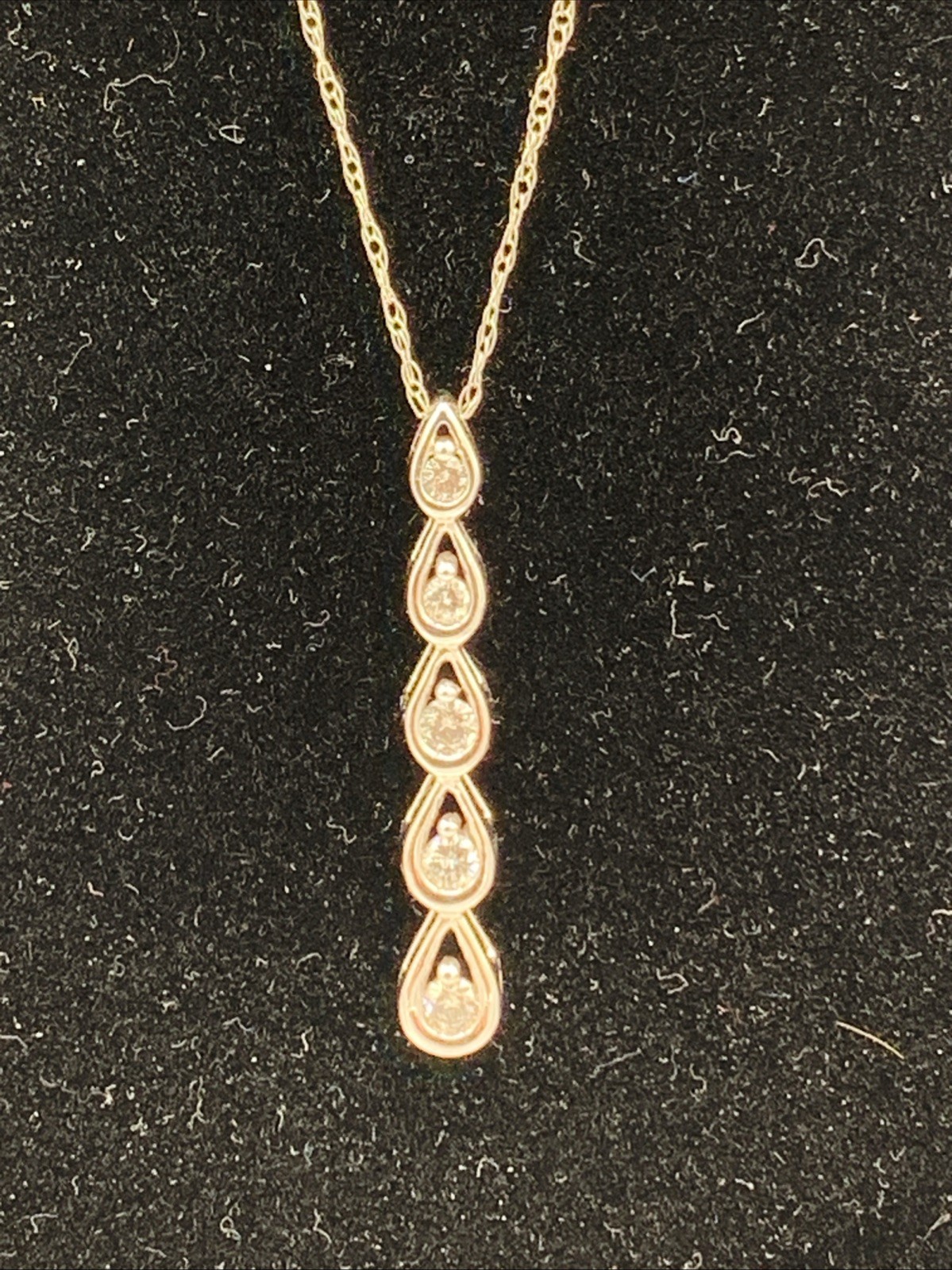 18″ 14k White GoldDiamond Pendant 1/4 Ct Tw, and a very small Spring Ring Clasp