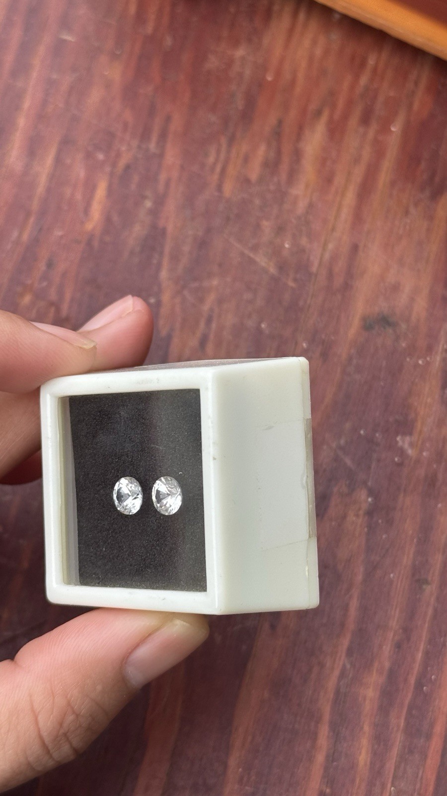 6mm round white YAG (Yttrium Aluminum Garnet)