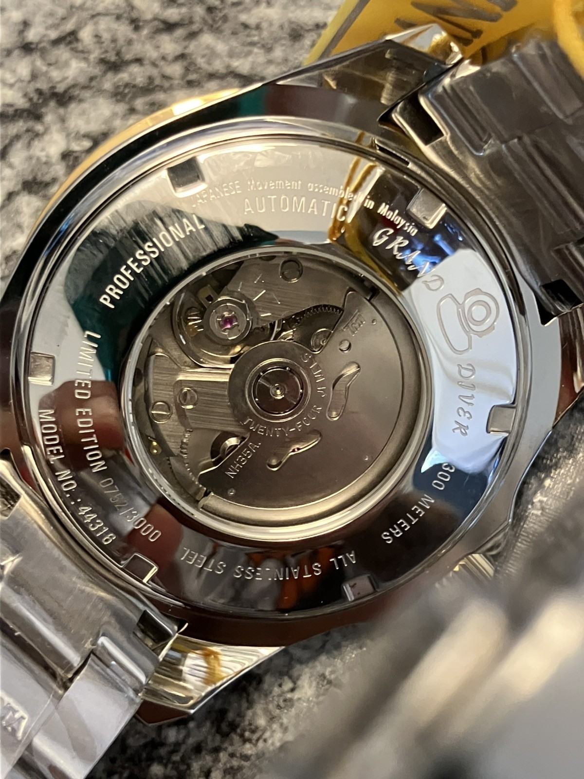 44316 Invicta Grand Diver Automatic W/Mother of Pearl Dial Gold Men’s Watch 47mm