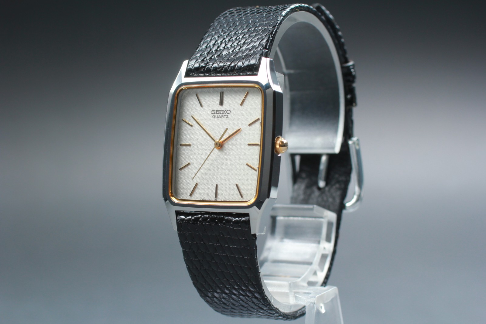 1985 Seiko Dolce 9021-5330 25mm Silver Tank Qz Men Vintage Watch JAPAN Near MINT