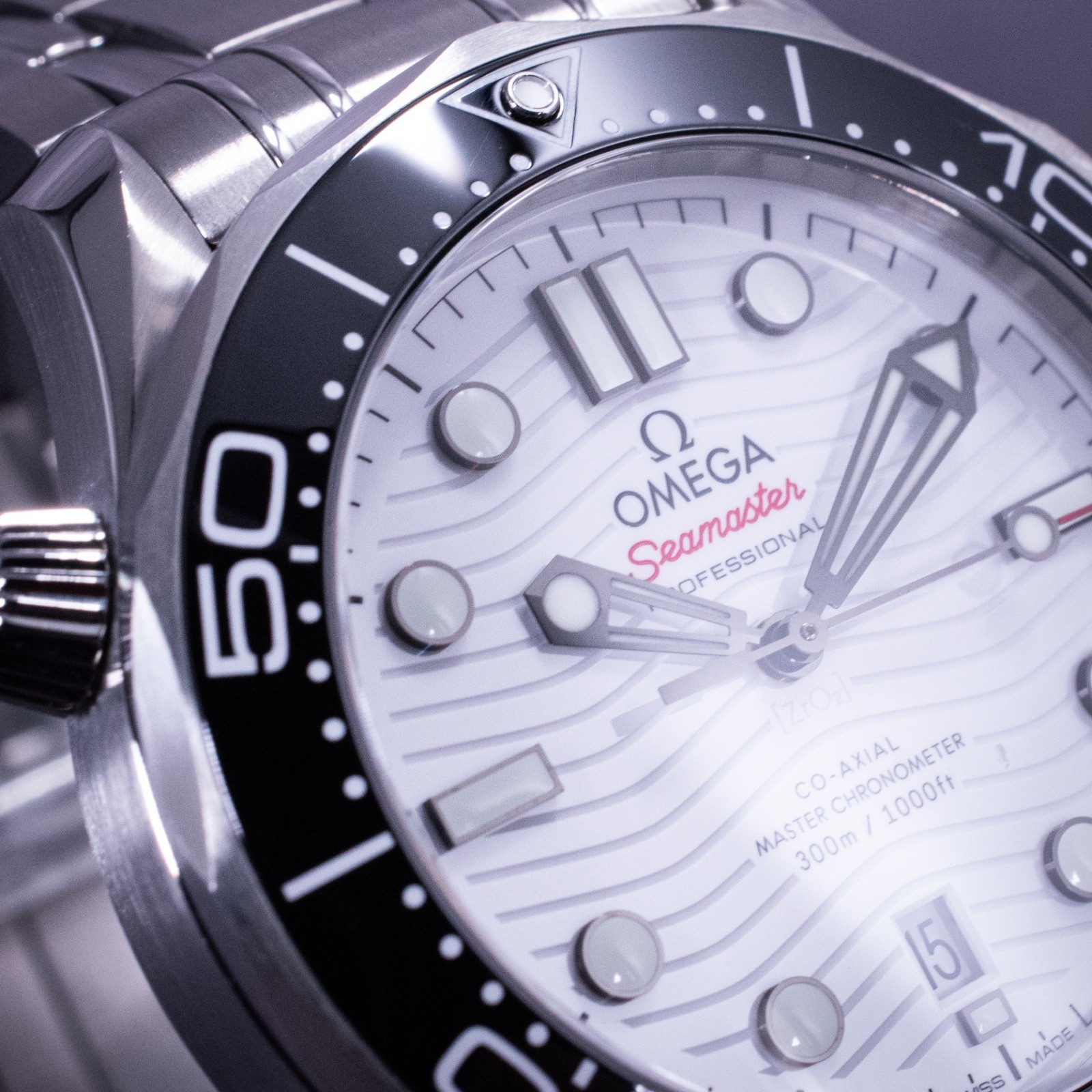 Omega Seamaster Diver 300M White Dial 42mm, Ref. 210.30.42.20.04.001 w/ B&P