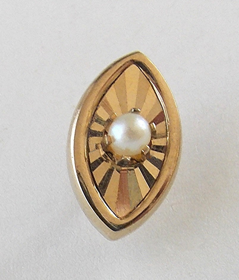 VTG. 40’s SWANK STAMPED “S” IN A PENTAGON GOLD PLATED FAUX PEARL CENTER TIE TACK