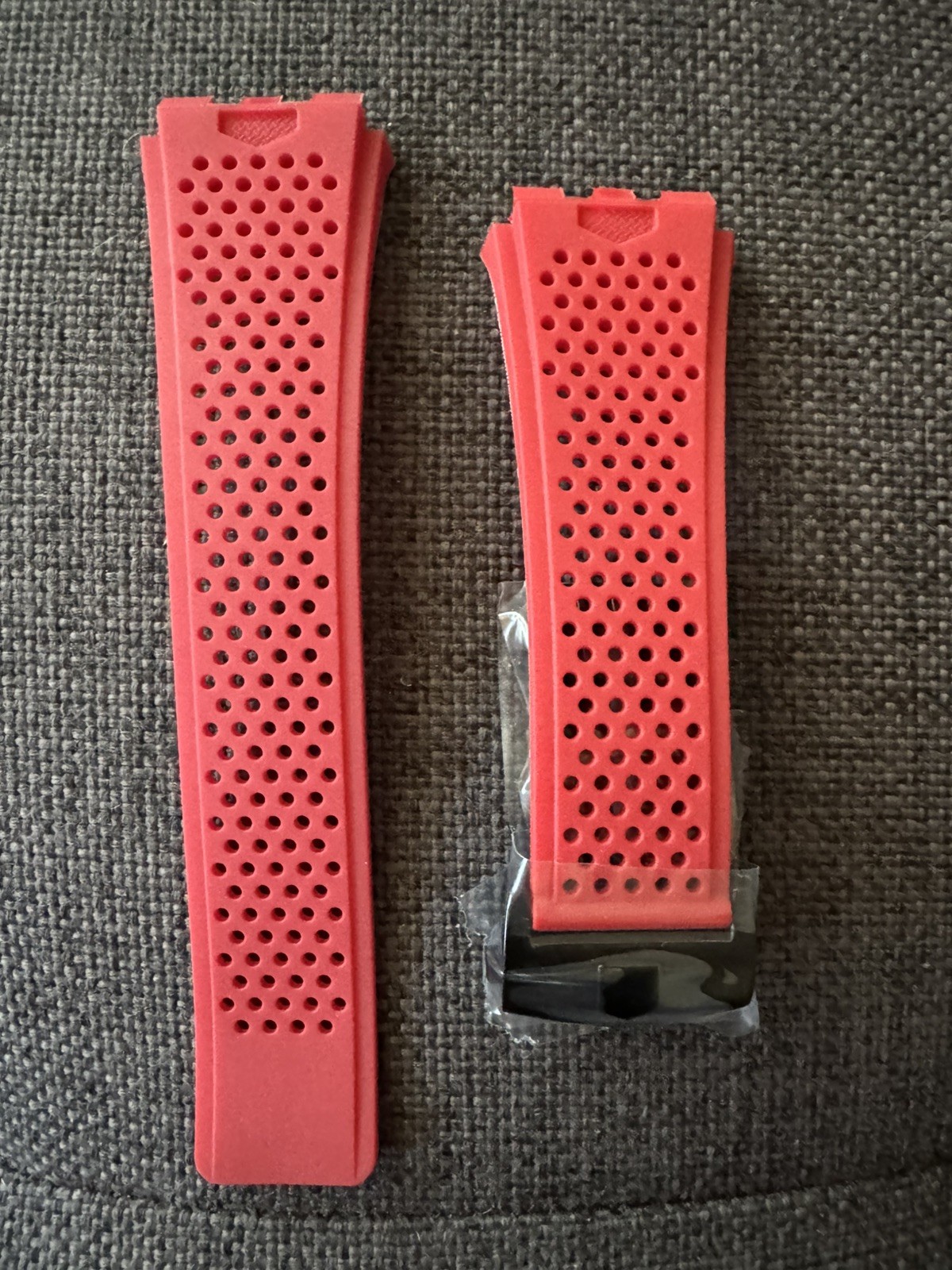 22mm Red Rubber Watch Strap Band For Tag Heuer Carrera FT6044 with Black Buckle