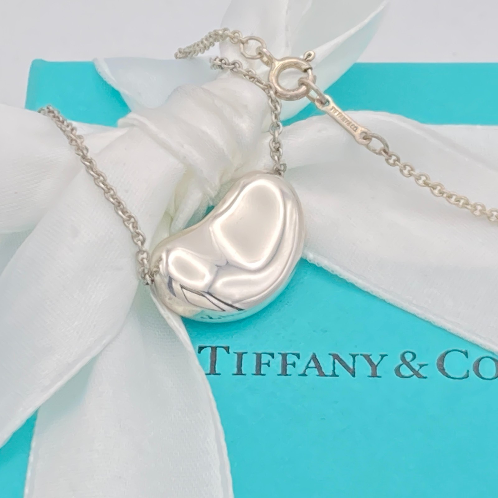 Tiffany & Co. 21mm Bean Pendant Necklace 16″ Silver 10.9g