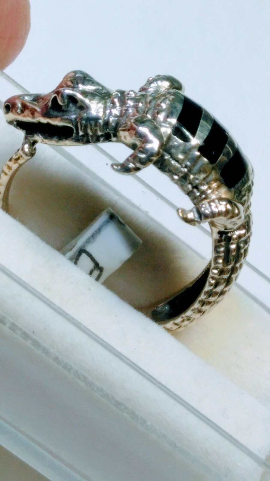 FETCHING STERLING SILVER .925 WITH BLACK ONYX INLAY RING IN SIZE 8.75-9.0-9.25!