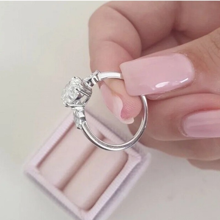 Silver-Plated Copper White/Colorless Oval-Shaped CZ Ring Size 6