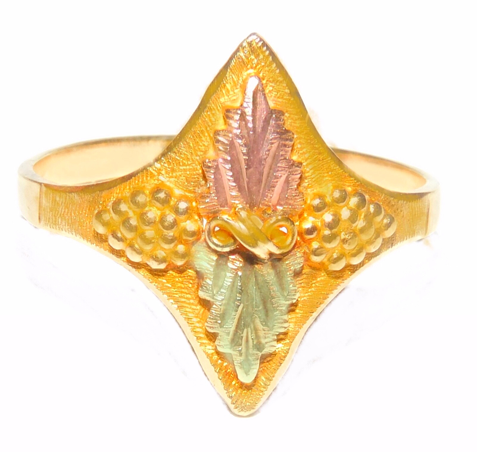 Black Hills Gold 10k Landstrom’s Two Leaf Long Ring Size 6 1/2