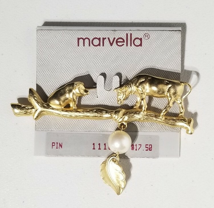 Vintage Marvella Gold Brooch Pig And Bull Dangle Pearl Farm Theme 11160 ☆ New ☆