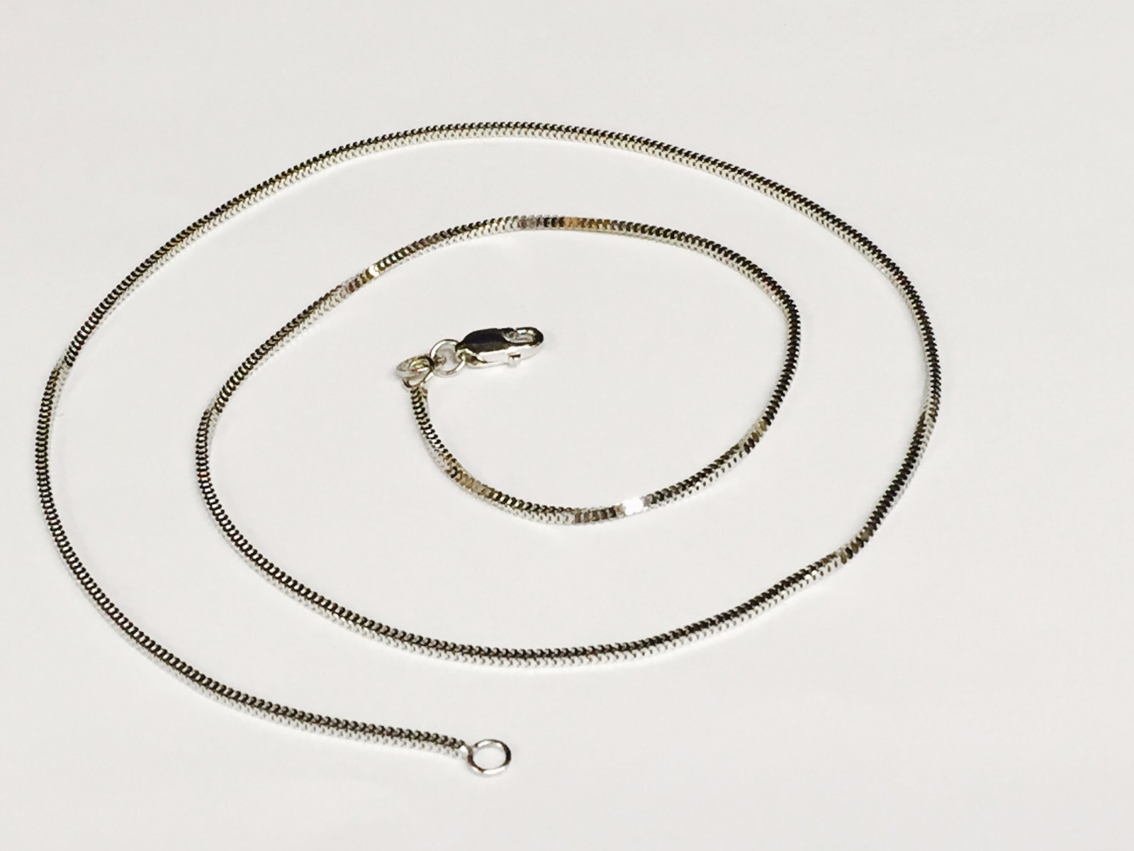 14k White Gold 18″ MILANO Snake Pendant Chain Necklace 2 gram 1.1 MM WMIL010