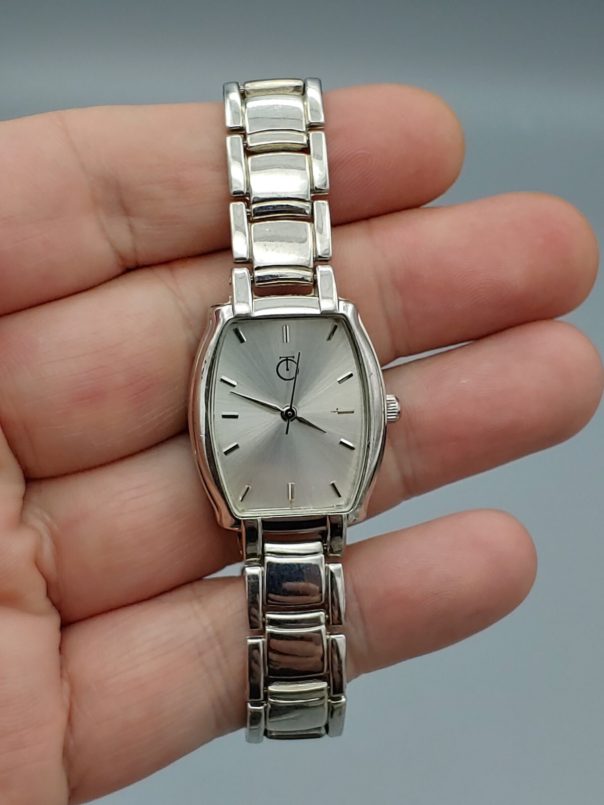 WOMEN’S Silver Toned Silver Dial Watch Minimalist 24mm Sz. 7.25in Quartz New Bat