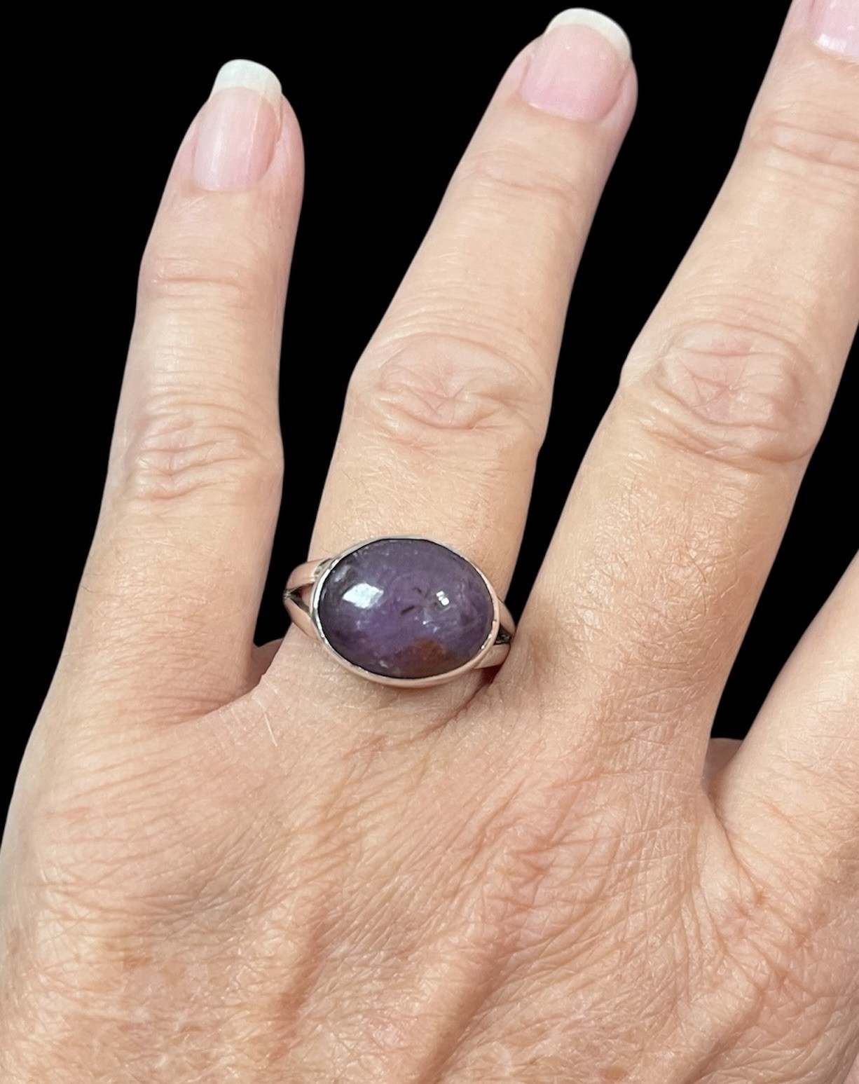 Vintage 925 Sterling Silver Natural Plum Star Sapphire Split Shank Ring 8.25