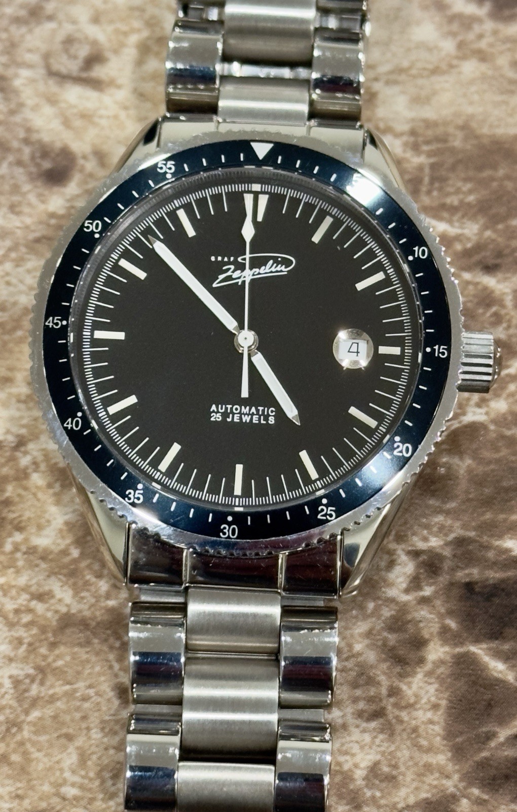 Graf Zeppelin Black Line Diver 41mm