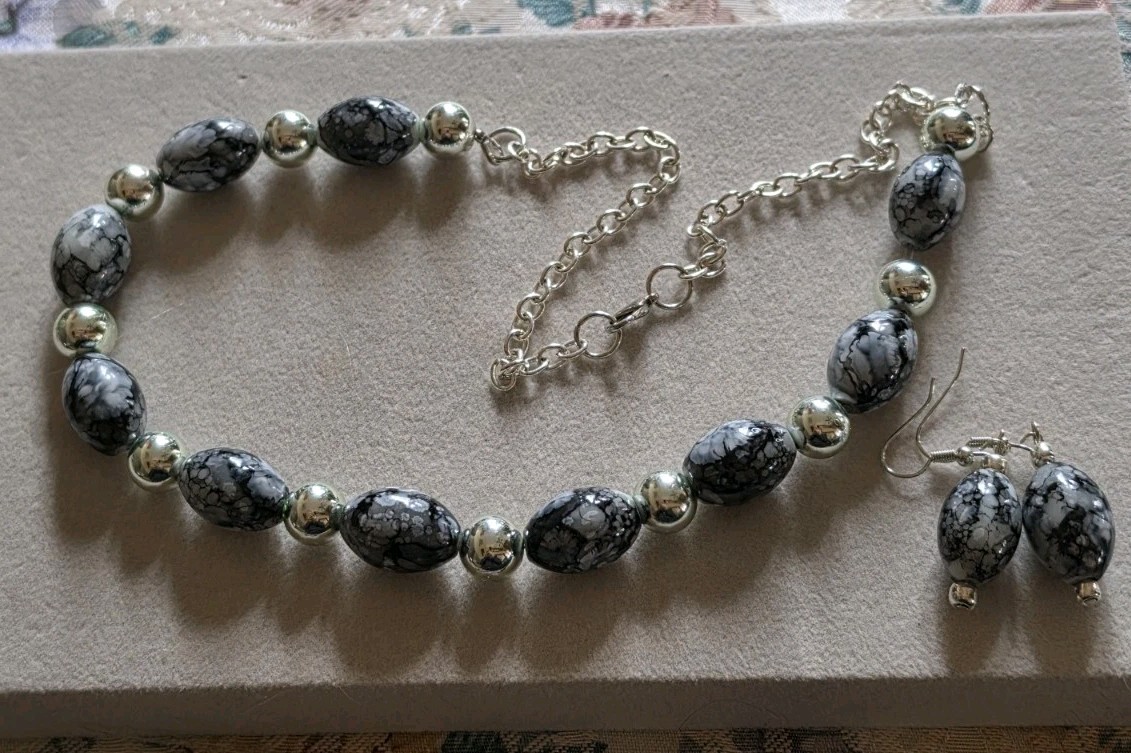 Beautiful Artisan Glass Bead Necklace + Drop Earring Silver Tone Black Classic