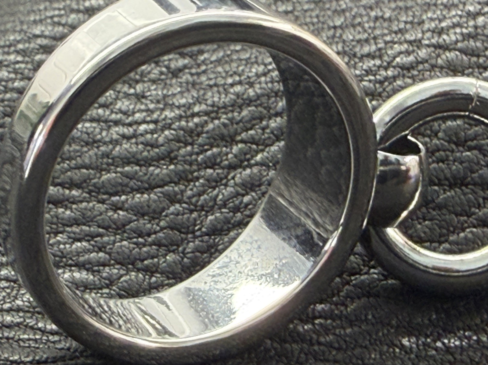 QUATTROFORT Industrial Cyber Gothic O Ring Swivel Shackle Ring Steel Band 7