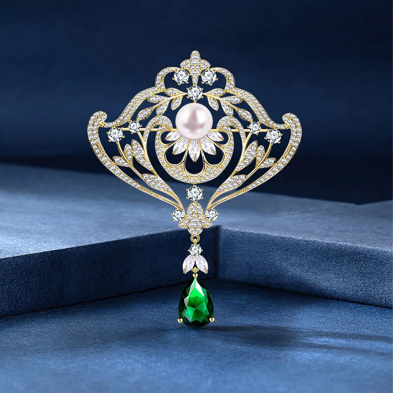 Women’s Crystal Flower Brooch Pin Rhinestone Brooches Jewelry Gift Party Wedding
