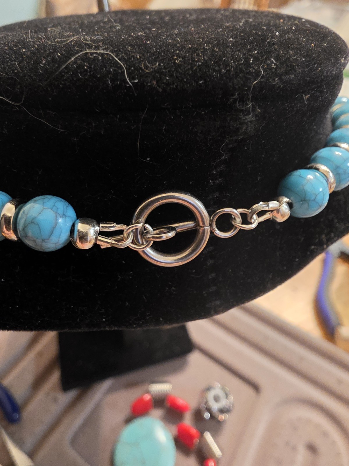Handmade Turquoise/Howlite Bead Silver Tone Toggle Necklace Bracelet Earring Set