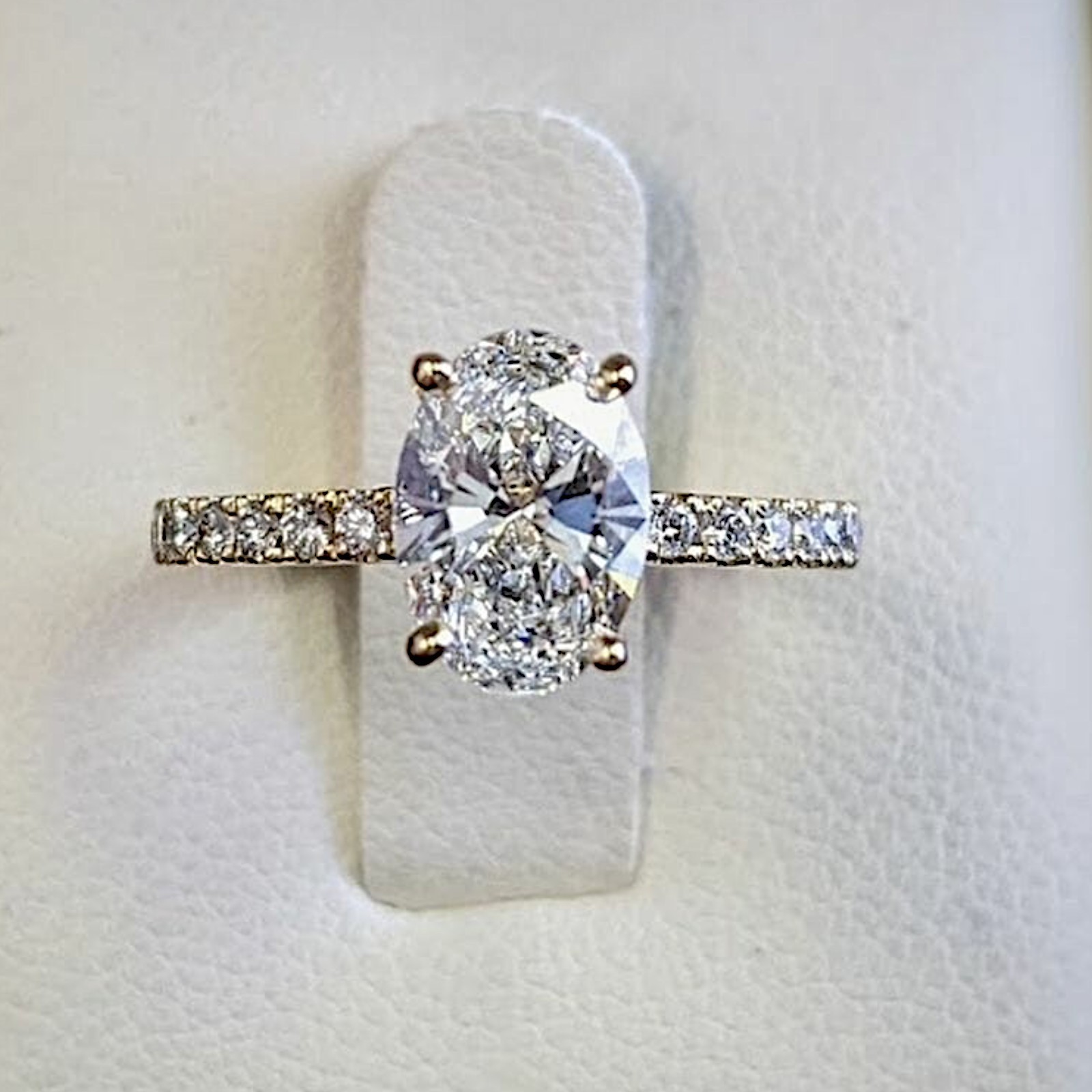 2.75 Ct Oval Cut IGI Certified Lab Grown Diamond Engagement Ring 14k Yellow Gold
