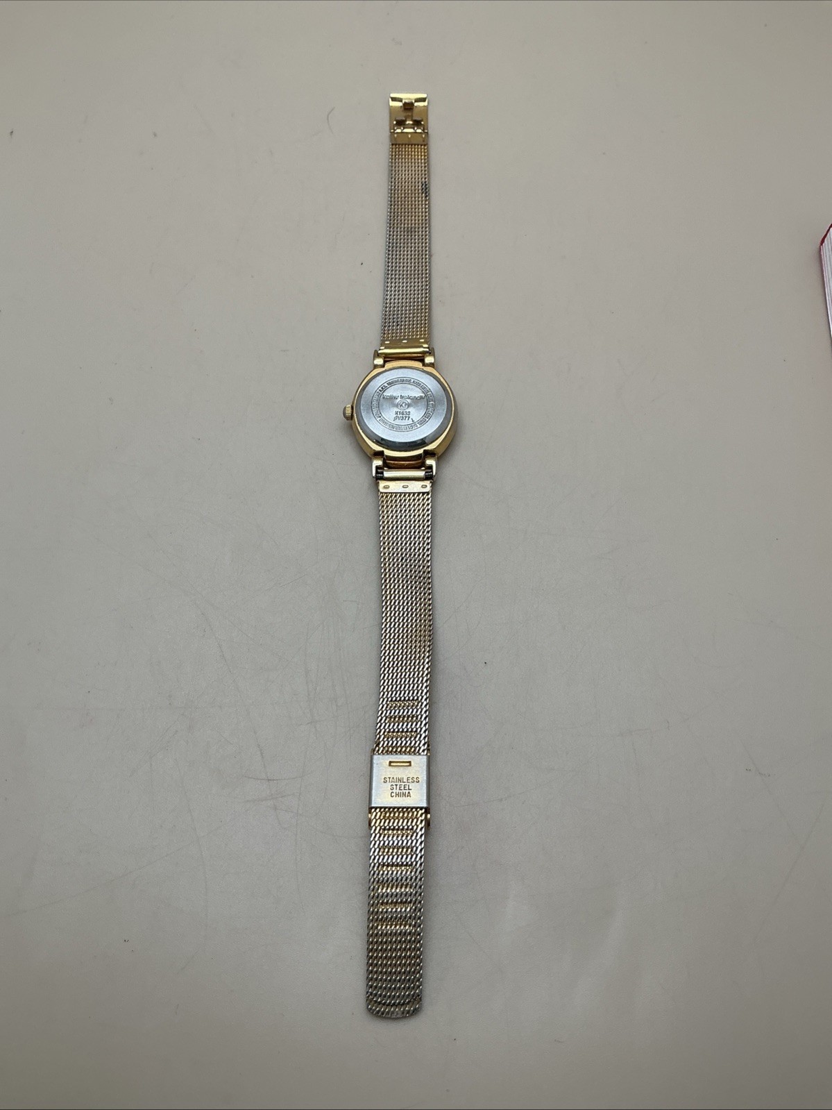 Kathy Ireland Women’s Quartz Analog 23mm Gold Round Watch (V377)