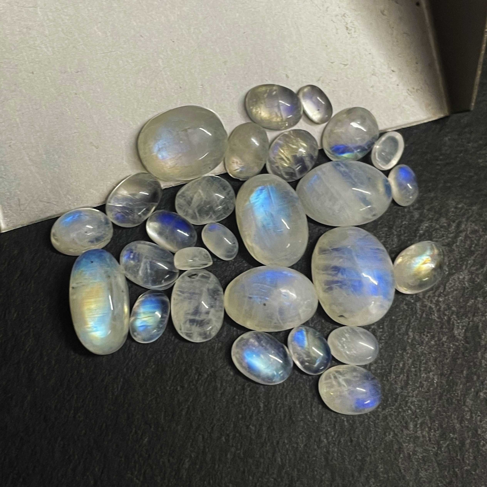 Natural Rainbow Moonstone Oval Cabochon Gemstone Lot 27 Pcs 3×5-10×12 MM 40 CT