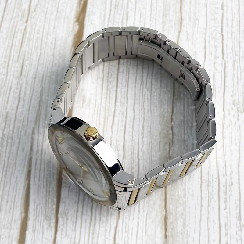 Bulova Modern Futuro 98D151 White Dial/Gold Men’s Quartz Daiamond Watch 42mm New