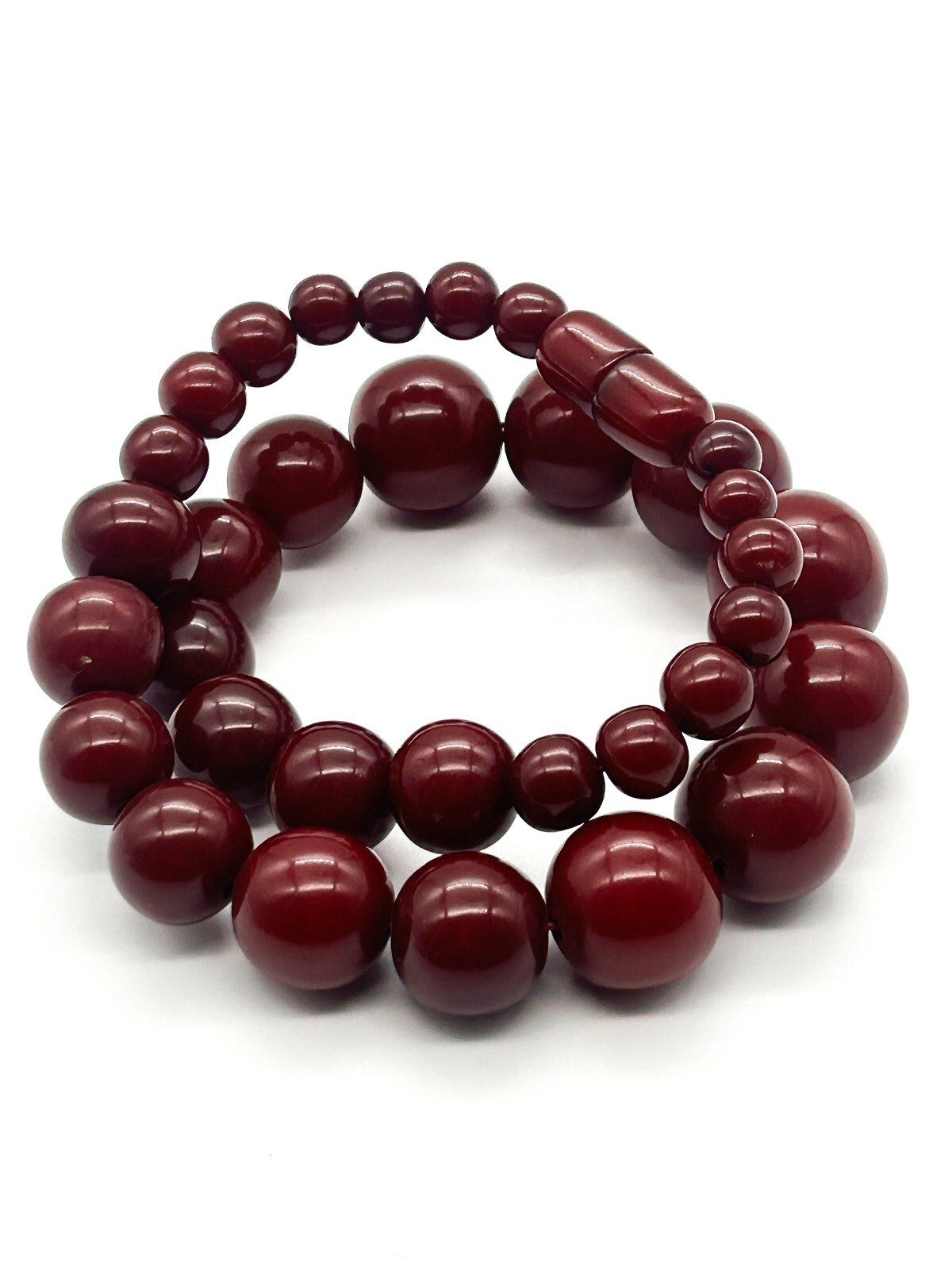 Vintage Graduated Burgundy Red Plastic Bead Necklace Hidden Screw Barrel Clasp