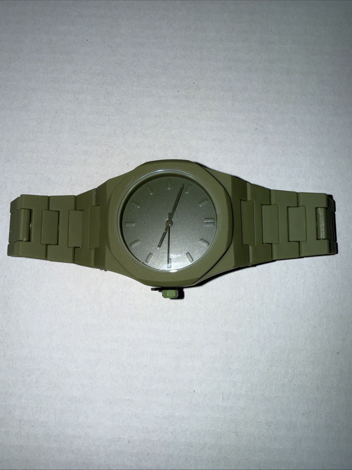 NEW Green Unisex Quartz Watch Silicone Wristband Minimalist Design Sport