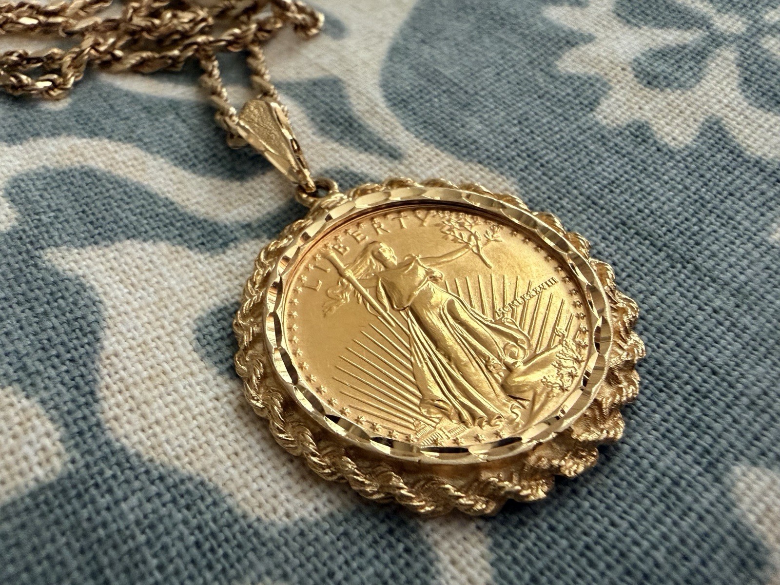 1988 1/4 oz American Gold Eagle Coin Pendant 14K Necklace 22g Appraised