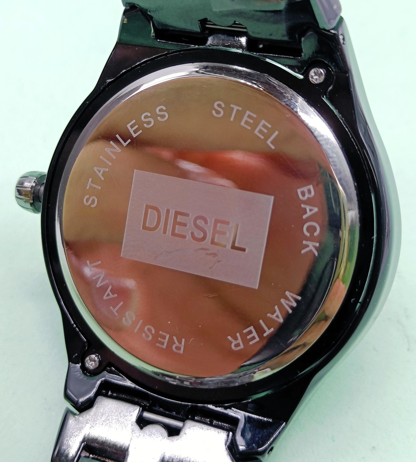 Awesome Diesel Date Indicator Analog Dial Color Black Quartz Men’s Wrist Watch