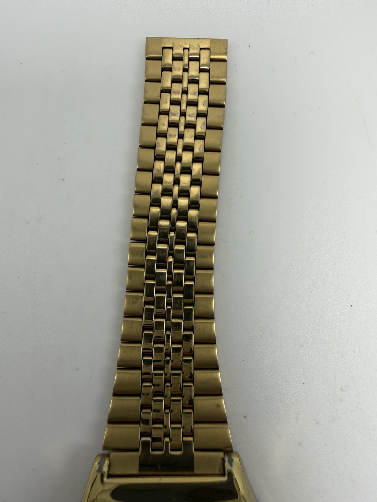 Broken Band Timex x Pacman tw2u32000 New Battery 35MM Digital Gold Tone M555