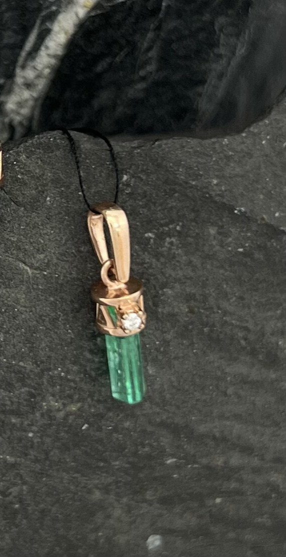 Natural Uncut Colombian Emerald Rough Pendant 18k Rose Gold