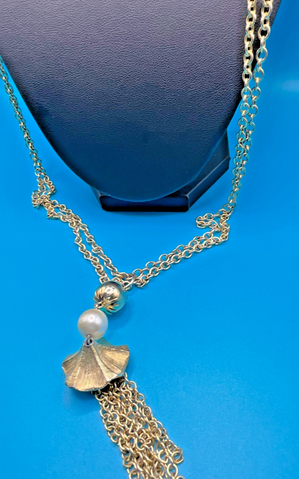 Vintage Gold Tone Tassel Pendant Necklace Faux Pearl Long Chain Statement Neckla