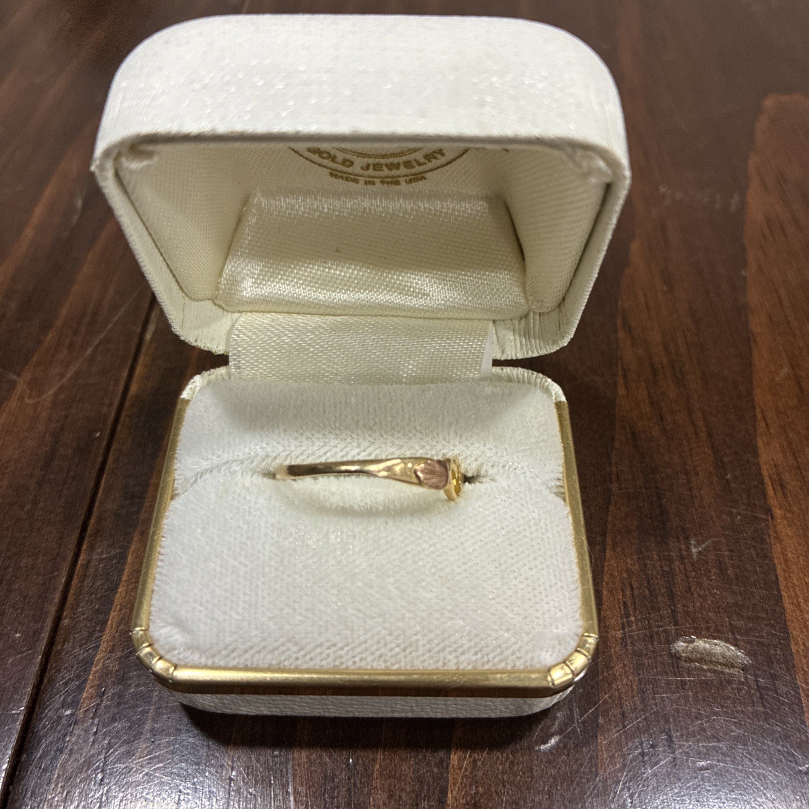 HEART SHAPED 10k GOLD RING SIZE 7