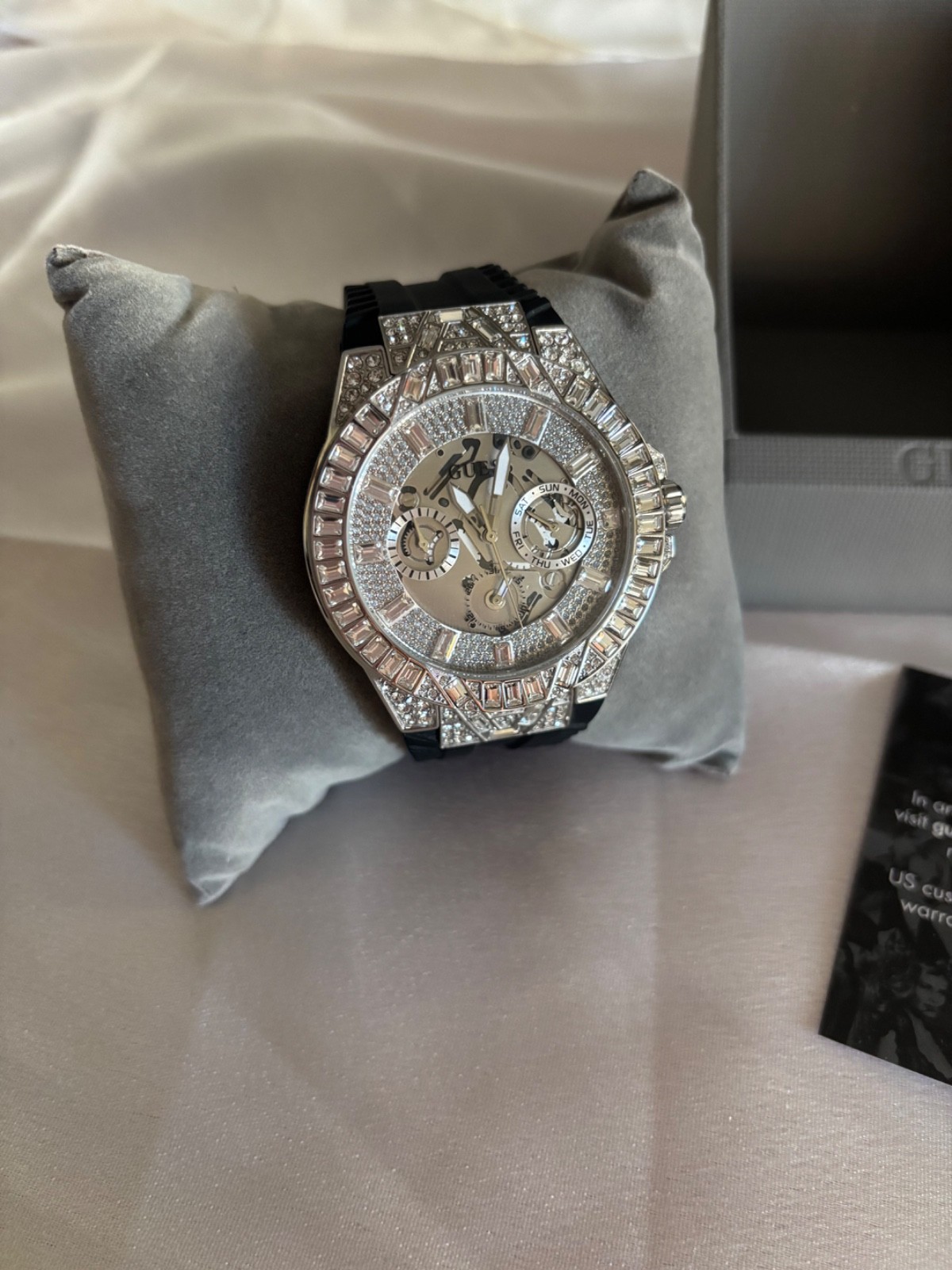 Guess Dynasty Crystal Stainless Steel Mens Watch (Brand New Boxed)