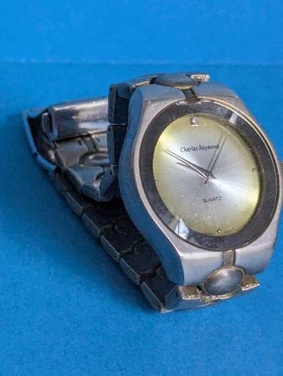 Charles Raymond Men’s or Women’s Quartz Two-Tone Metal Bracelet Watch White Dial