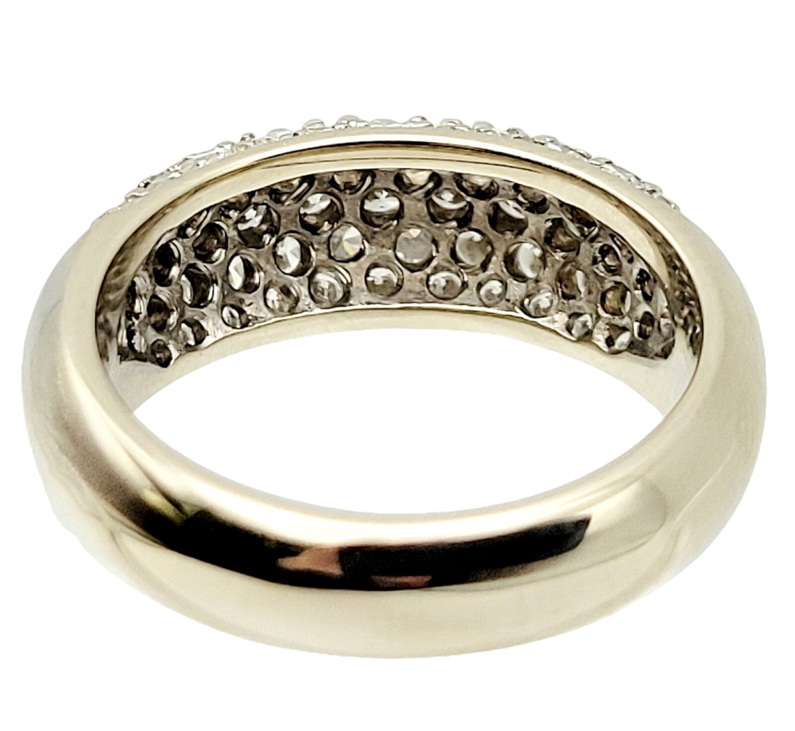 Ring Diamonds Round Pavé 1.52 CTW Dome 7.18 mm Band 18 Karat White Gold Size 7