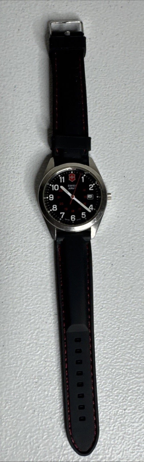 Men’s VICTORINOX Swiss Army Stainless Rubber Band Strap Watch GLOW Dark 241083