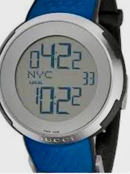 I-Gucci Sport digital watch with a blue accent features a bold 49mm PVD-coated c