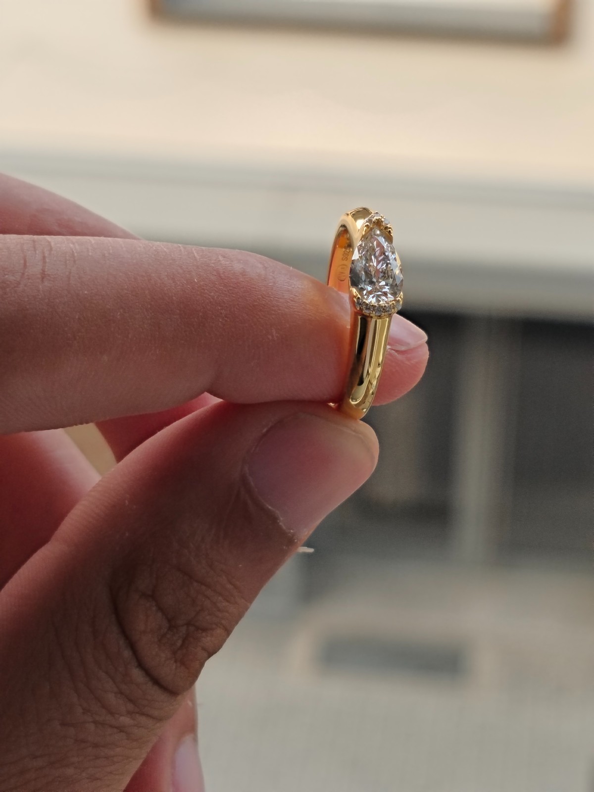18K Yellow Gold Solitaire Ring 1.01ct Pear Diamond (Brown) IGI Size 5,6,7,8,9,10