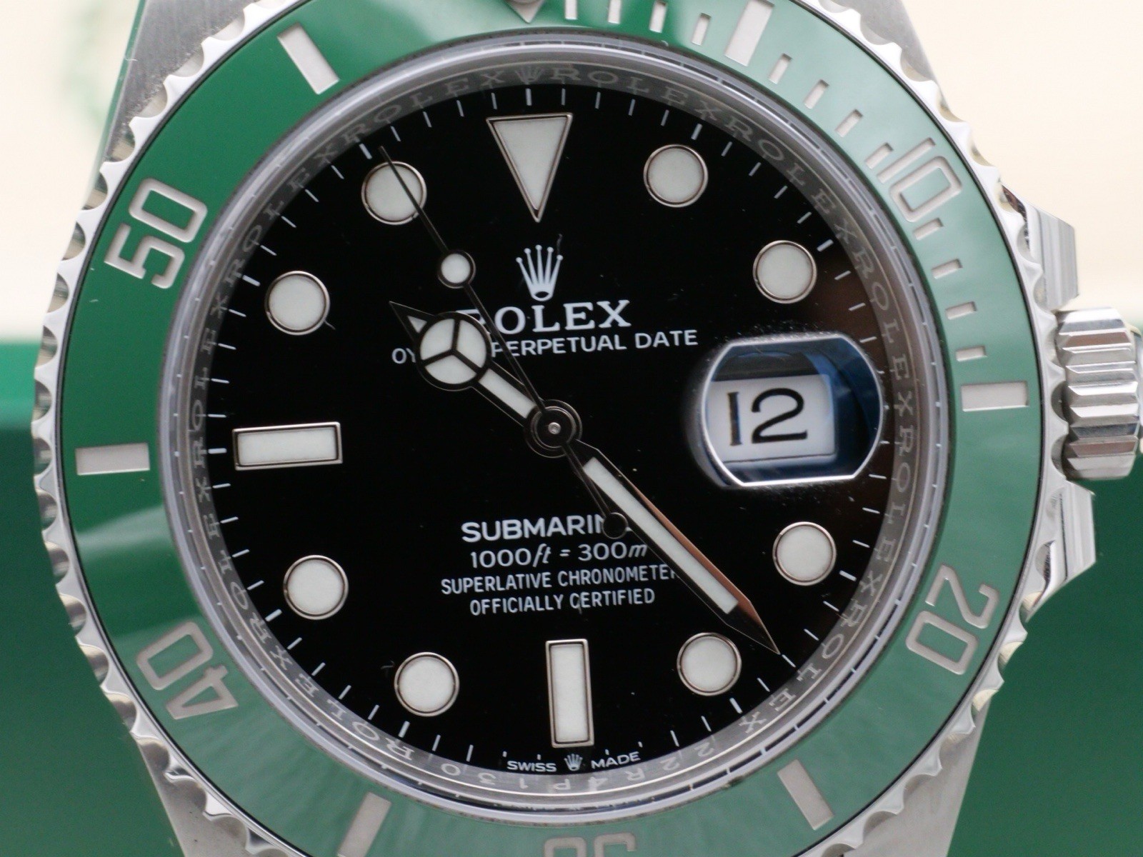 🟢 Rolex Submariner 126610LV “Starbucks / Cermit” – 41mm – MINT – Box & Papers