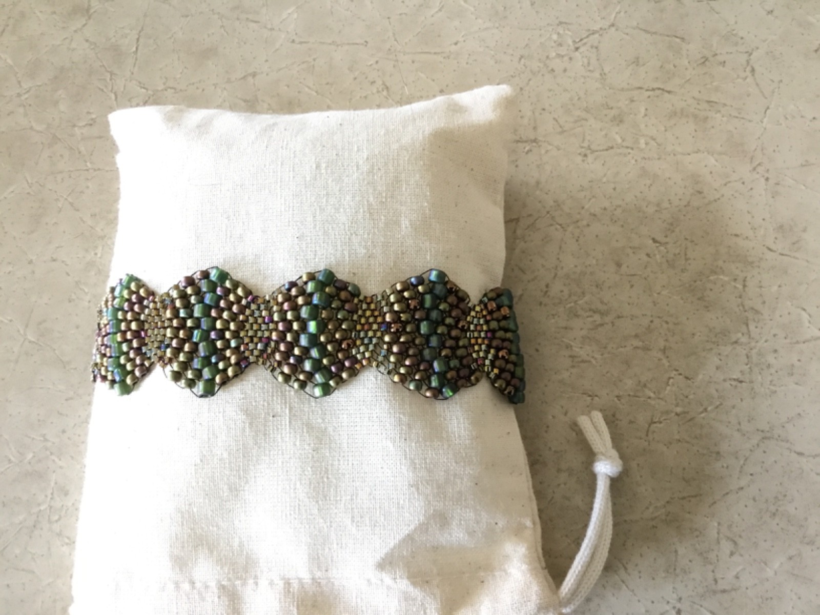 Woven Multicolor Bead Bracelet 8 Inches Gila Monster Scale Colors