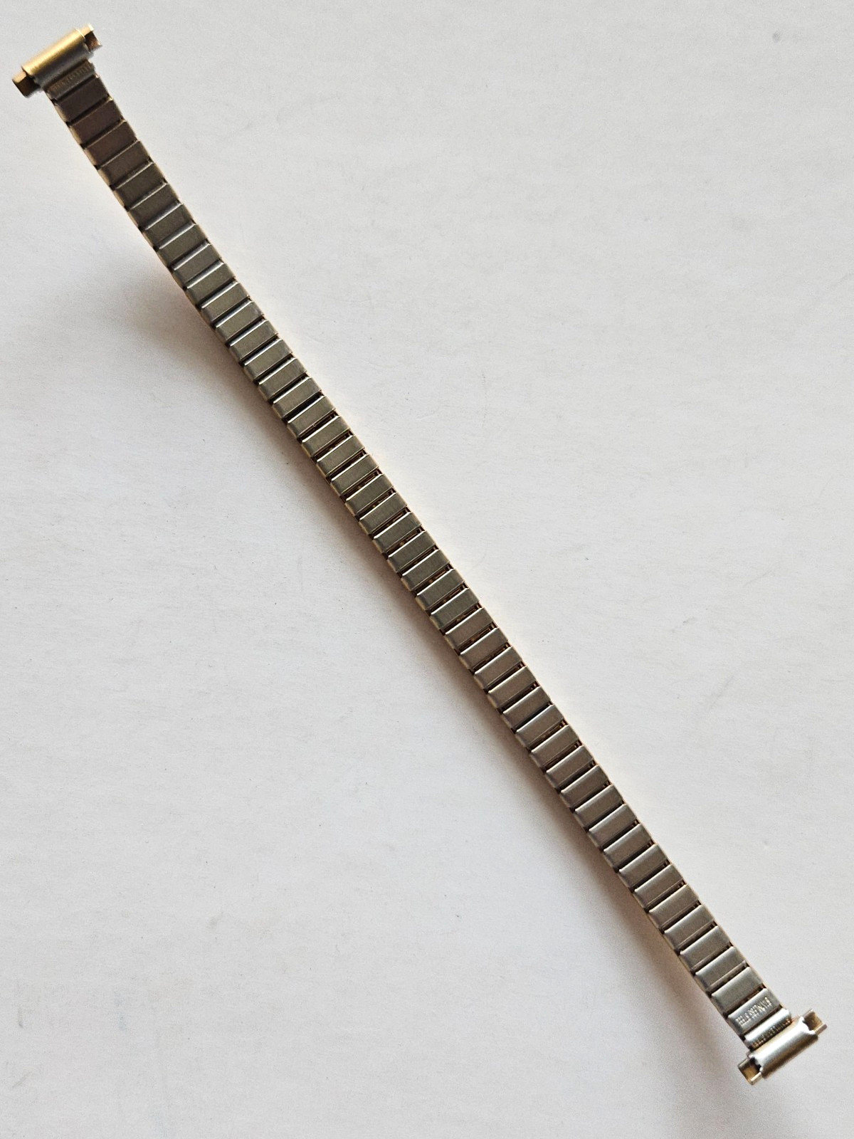 8mm – 11mm – Women Metal Elastic Watch Band ( Gold Color / 6 Inches )