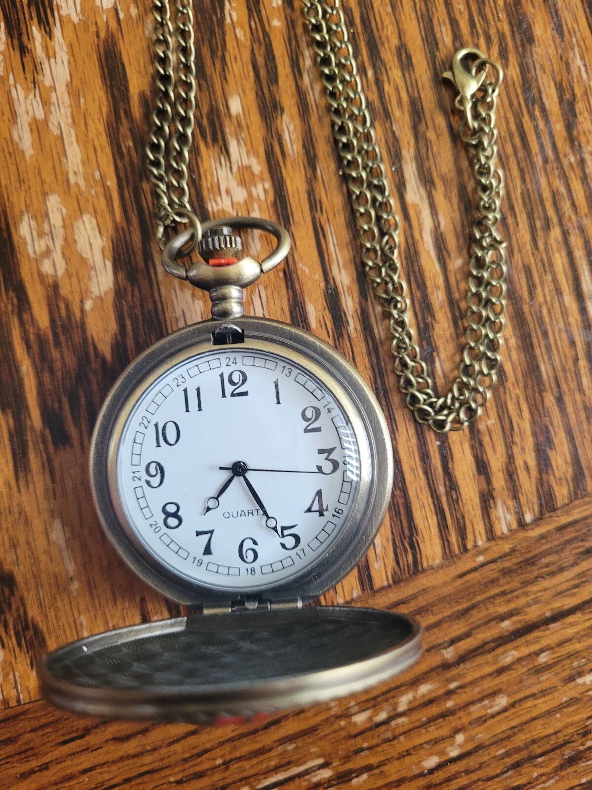Fashion Personality Trend Bronze Men’s Quartz Pocket Watch with Chain NEW