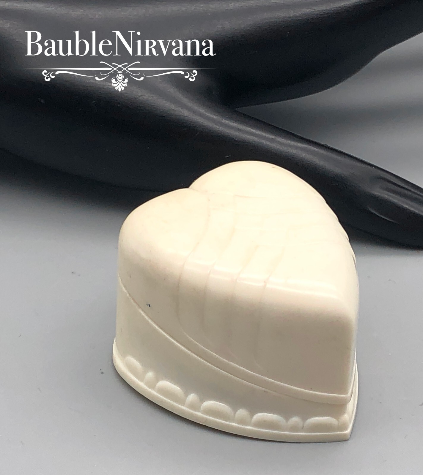 Vintage Warner JC Co Art Deco Hard Plastic Fancy Heart Ring Presentation Box
