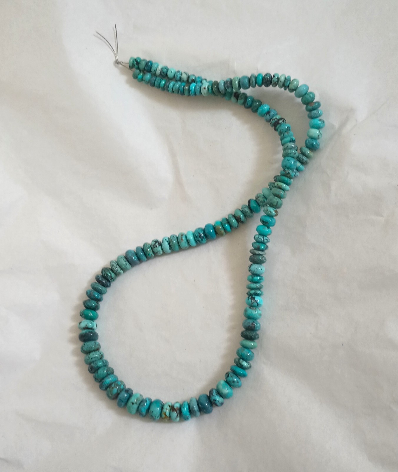 OLD STOCK, HI-GRADE HUBEI TURQUOISE 4-8MM RONDELLE BEADS – 17.75″ – 5483E