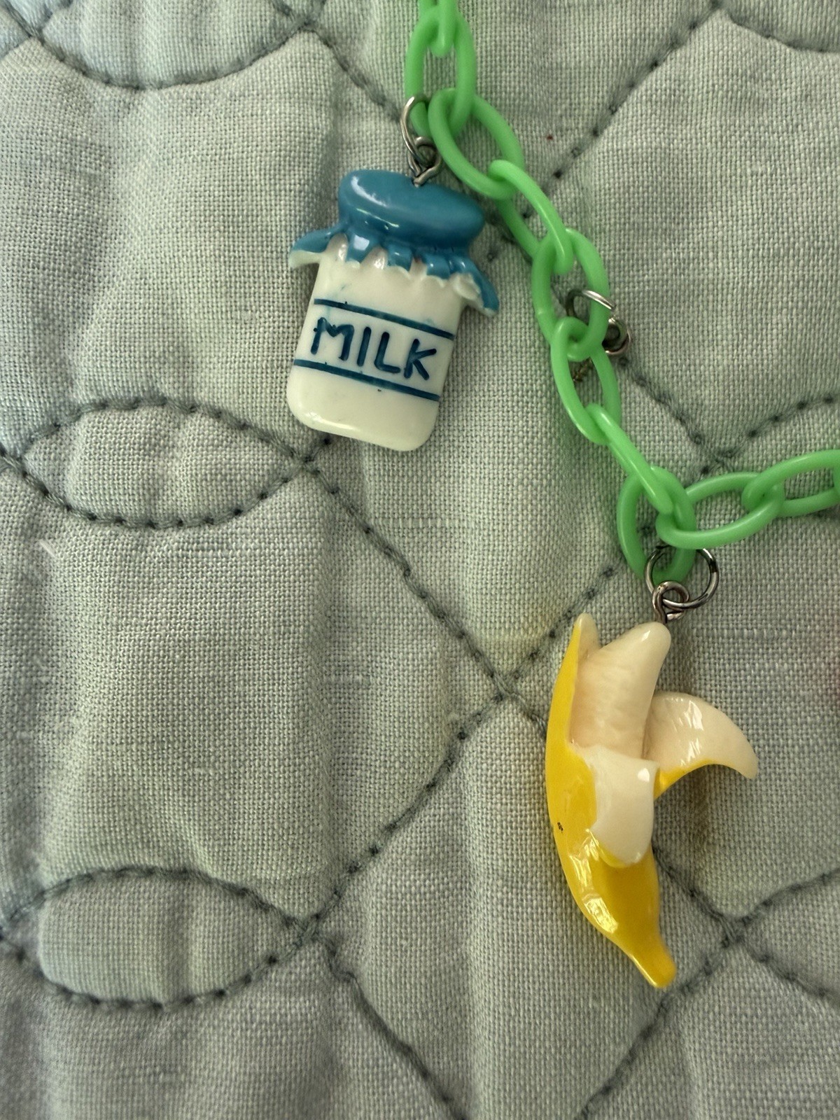 1980’s VINTAGE Ja-Ru CHARM Green CHAIN Link NECKLACE 4 PLASTIC 80s CHARMS Fruit