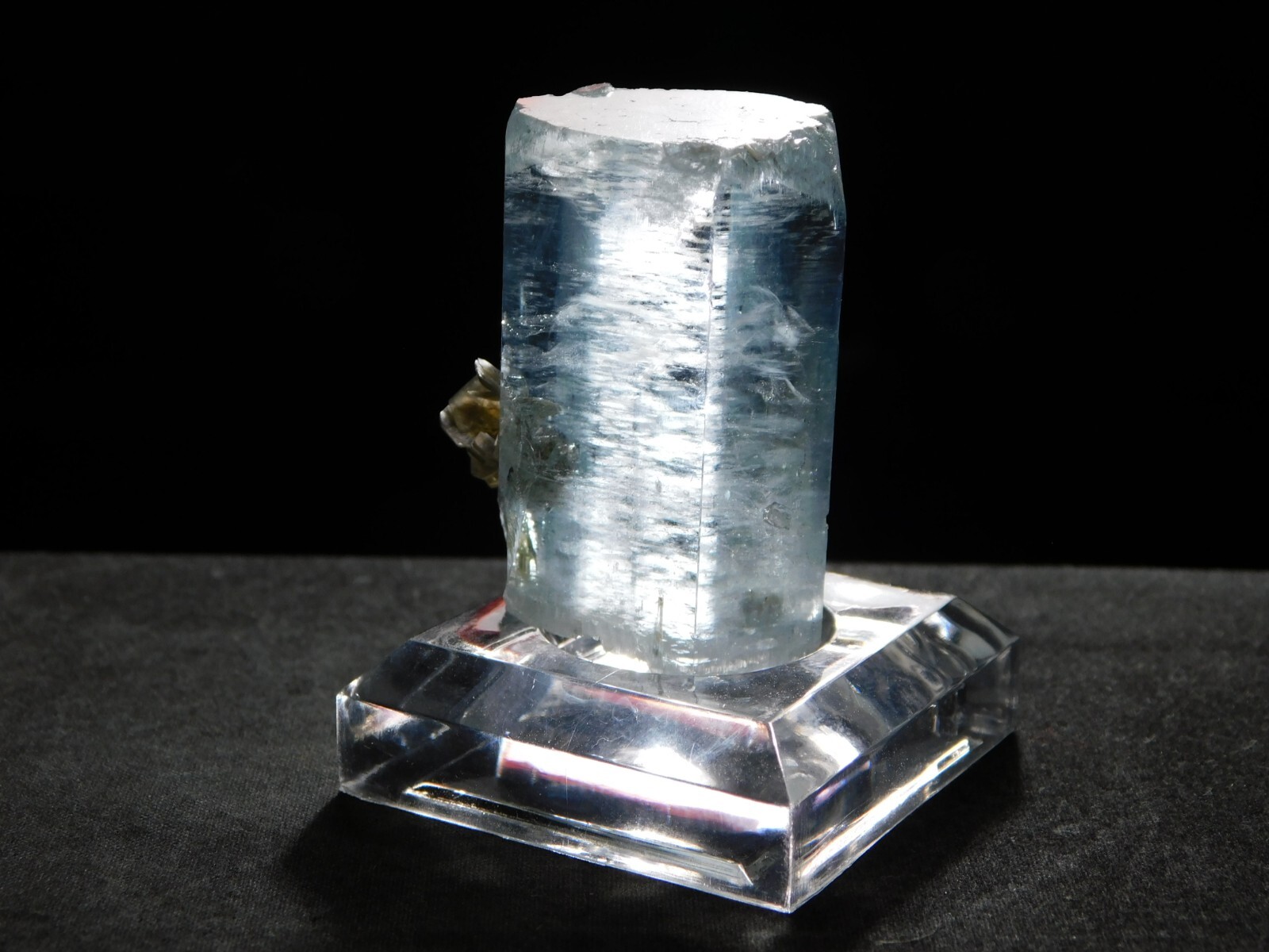 VERY Translucent! BLUE Terminated AQUAMARINE Crystal Pakistan 203ct