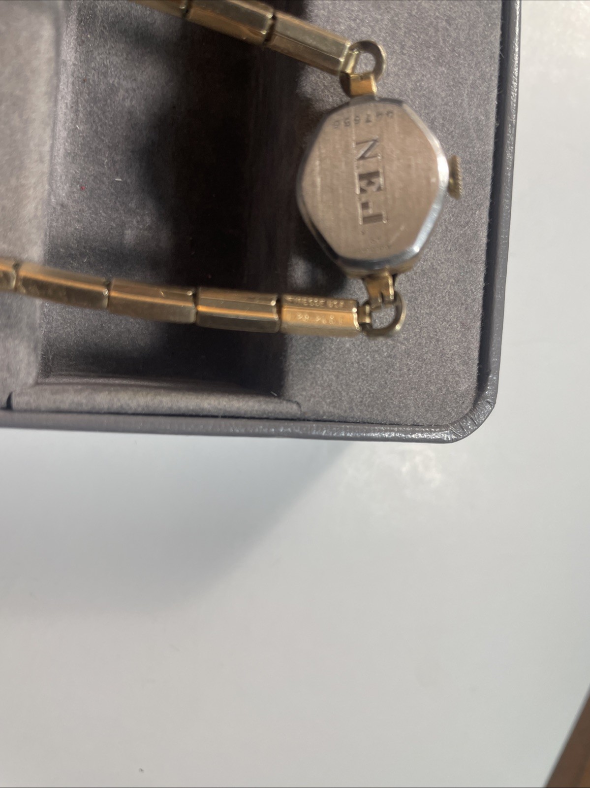 BULOVA (LO) 12K GOLD Filled Bezel 447656 WOMAN’S WATCH. Swiss Made. Works