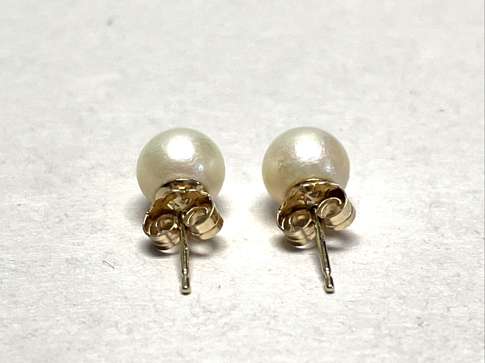 14K Yellow Gold Cultured Akoya Pearl Stud Earrings 6.9mm Classic 1.2g Vintage