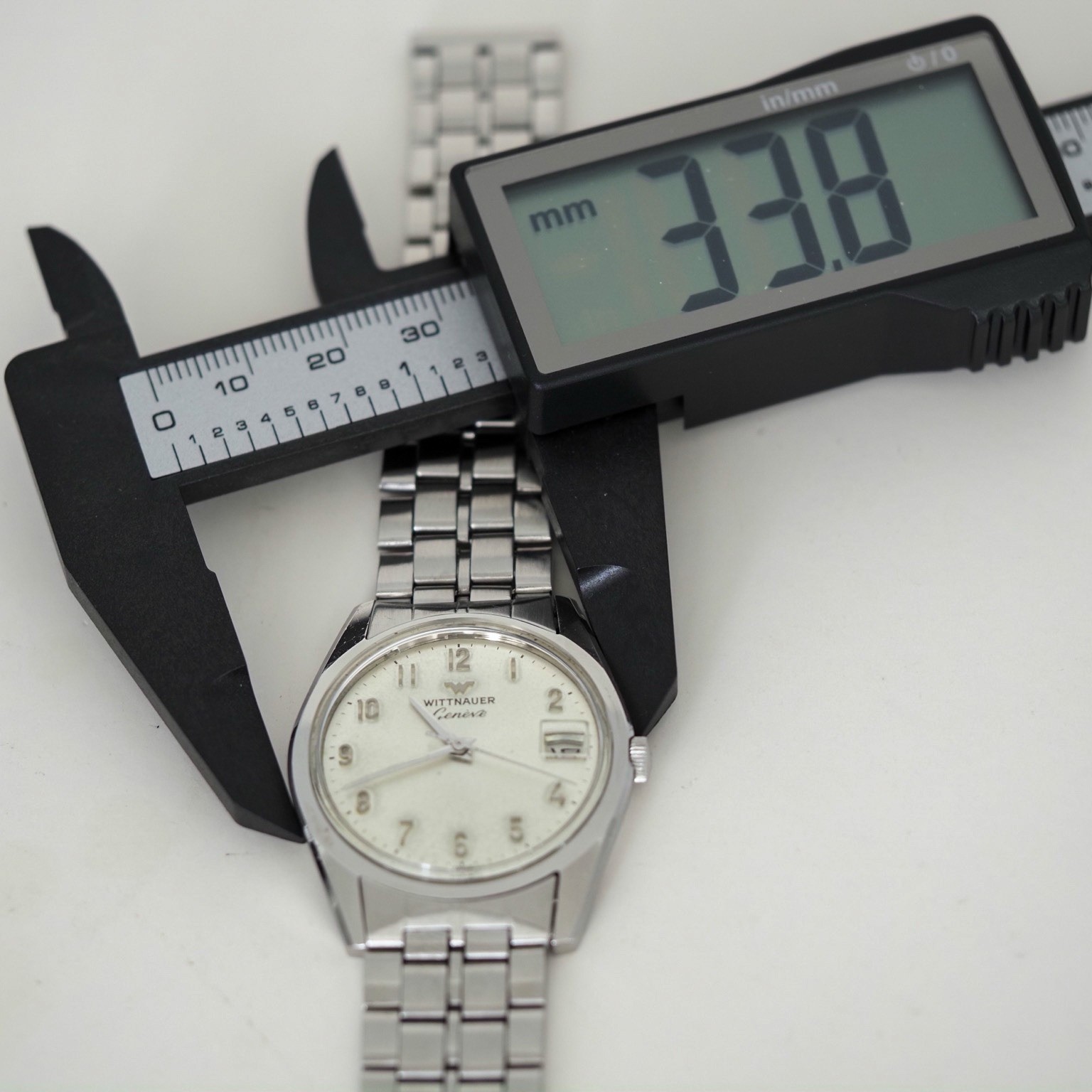 Vintage 1960’s WITTNAUER Geneve 34 mm – All Original w/ Box – SERVICED