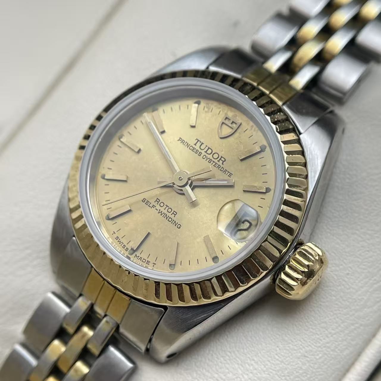 Tudor Champagne Dial Princess Oysterdate 92513 Women’s Watch Automatic 22.5mm
